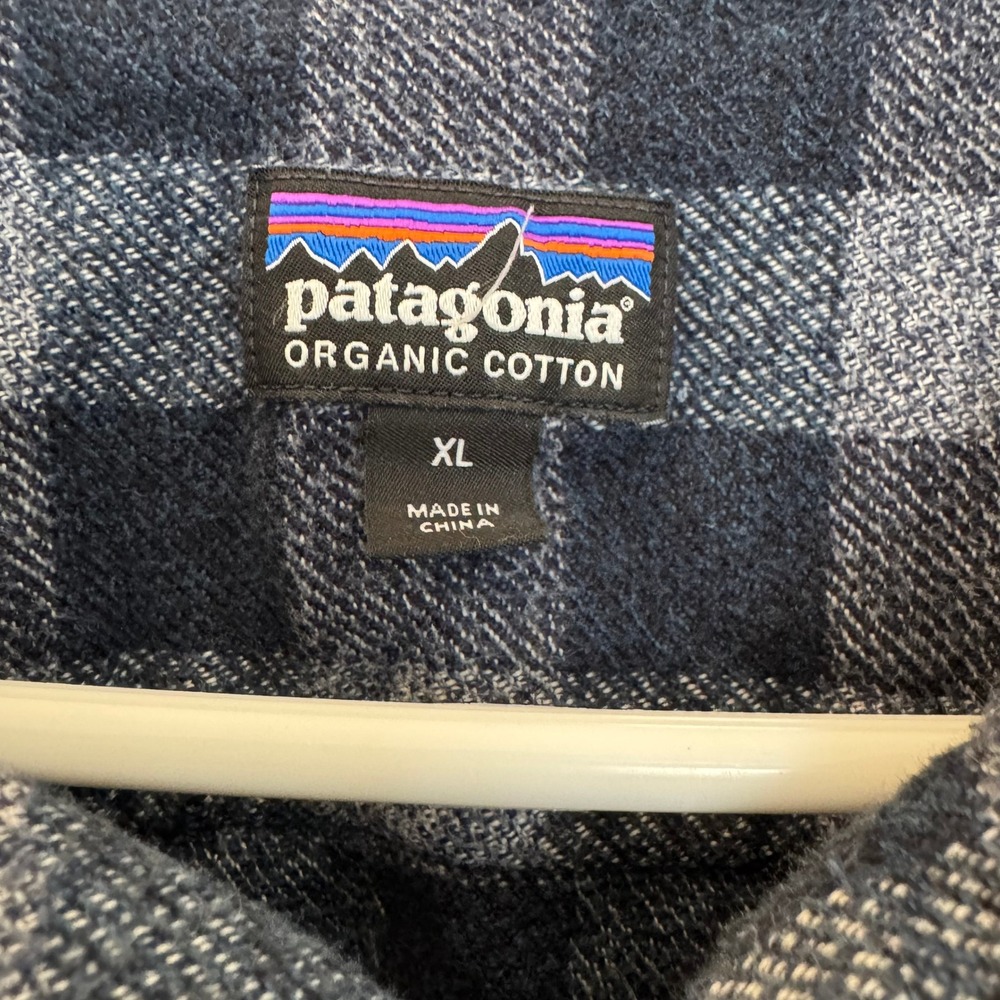 Patagonia Mens XL Fjord Flannel Shirt Organic Cotton Navy‎ Grey Plaid - Picture 4 of 8